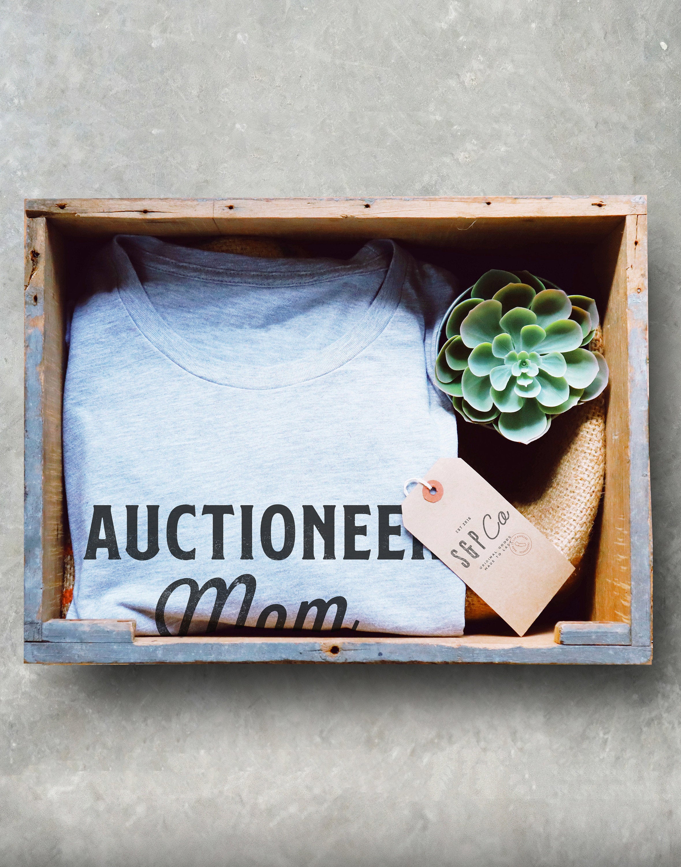 Auctioneer Mom Unisex Shirt
