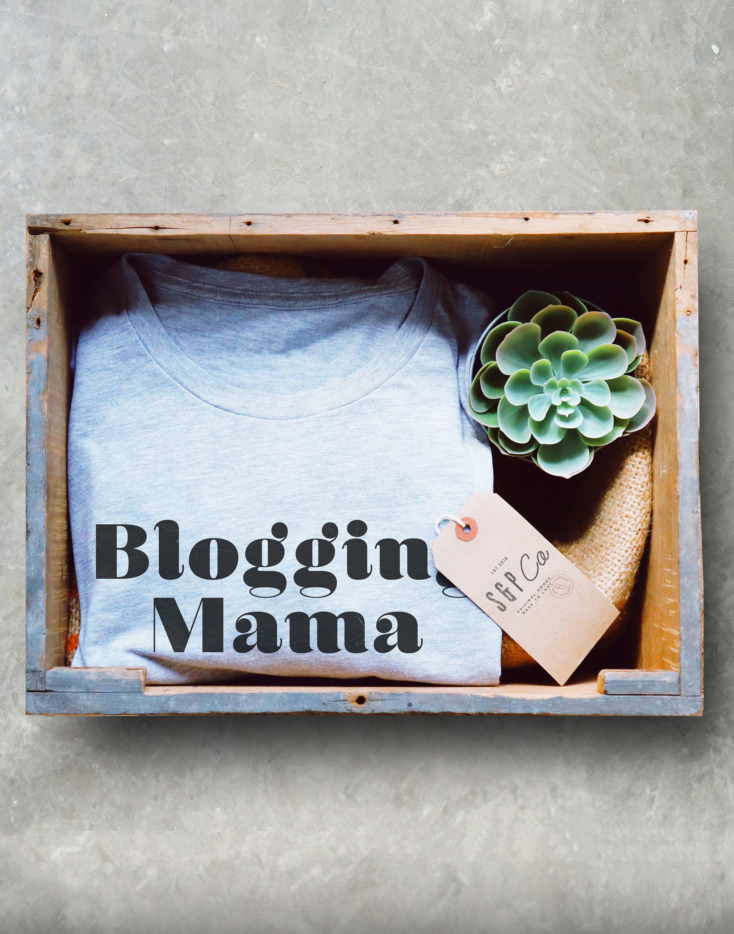 Blogging Mama Unisex Shirt - Blogger Shirt, Blogger Gift, Blogging Shirt Fashion Blogger, Travel Blogger, Beauty Blogger - Stag & Peach Co