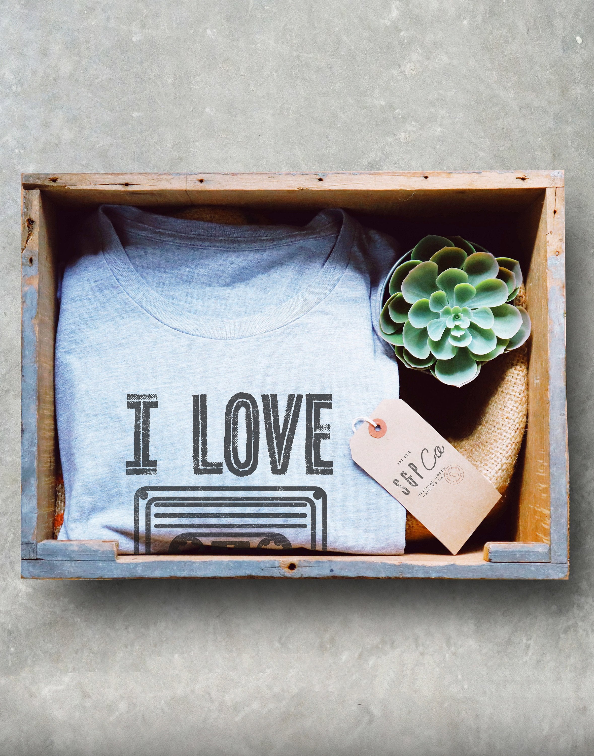 I Love The 80's Unisex Shirt - 80s T Shirt, Retro, DJ Shirt, 80s Clothing, Disk Jockey Gift, Vintage 80s T Shirt, Cassette Tape, 80s Music - Stag & Peach Co
