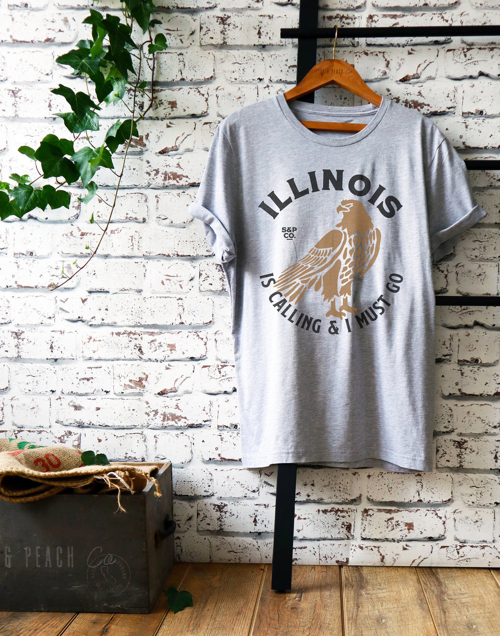 Illinois Unisex Shirt - Illinois Is Calling & I Must Go, Chicago Gift, Eagle Shirt, Prairie State T-Shirt, IL Home Tee, College Shirt - Stag & Peach Co