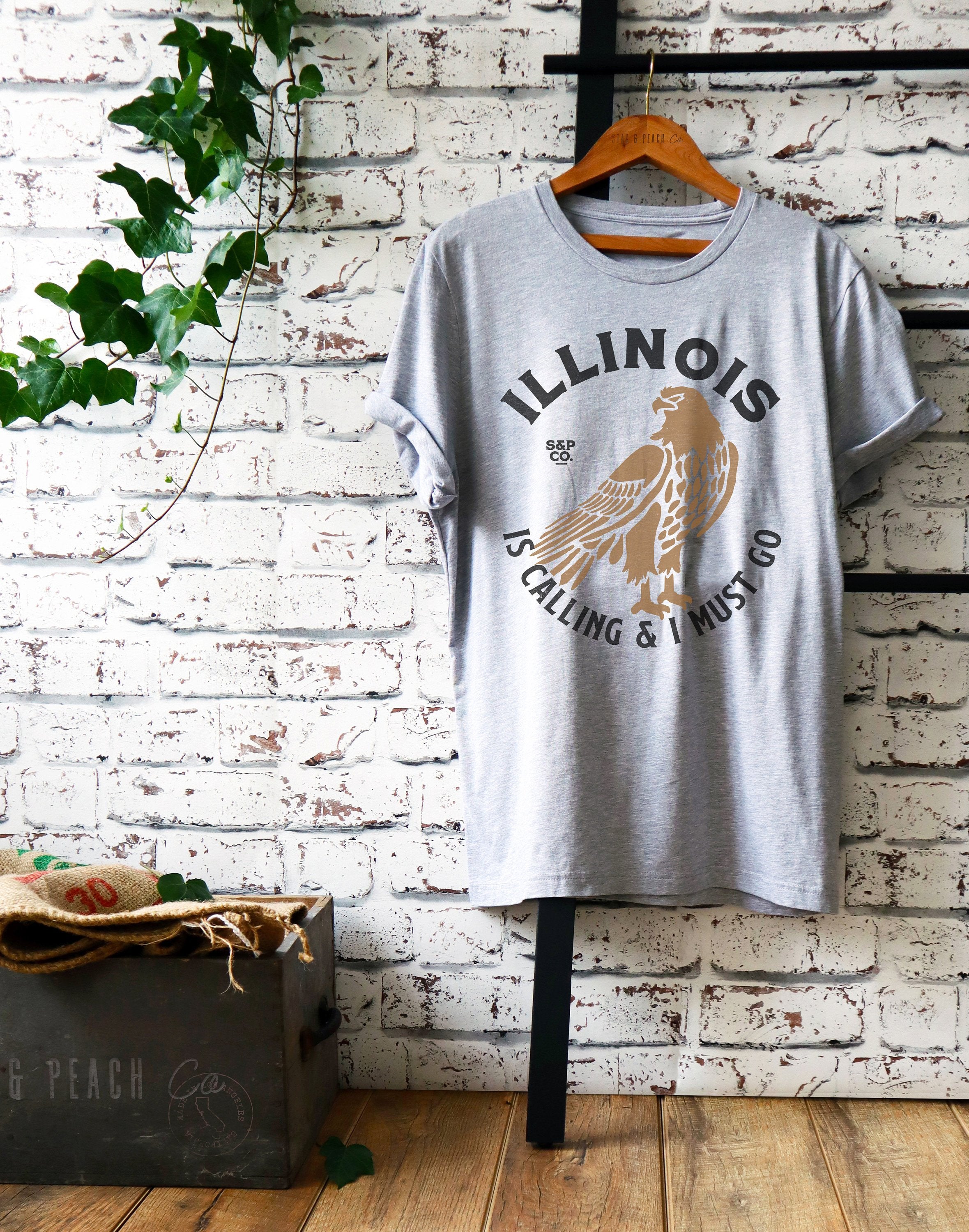 Illinois Unisex Shirt - Illinois Is Calling & I Must Go, Chicago Gift, Eagle Shirt, Prairie State T-Shirt, IL Home Tee, College Shirt - Stag & Peach Co
