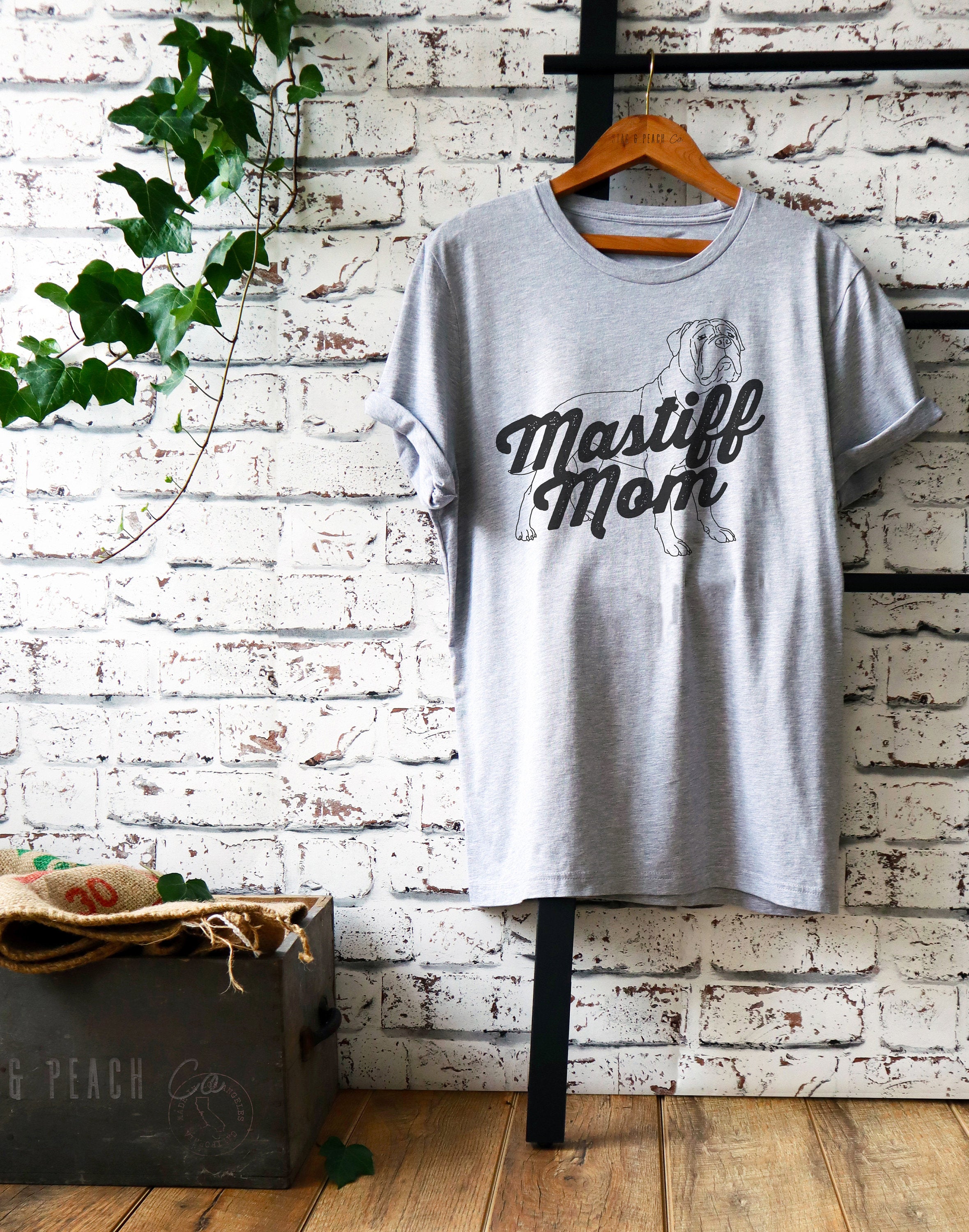 Mastiff Mom Unisex Shirt -