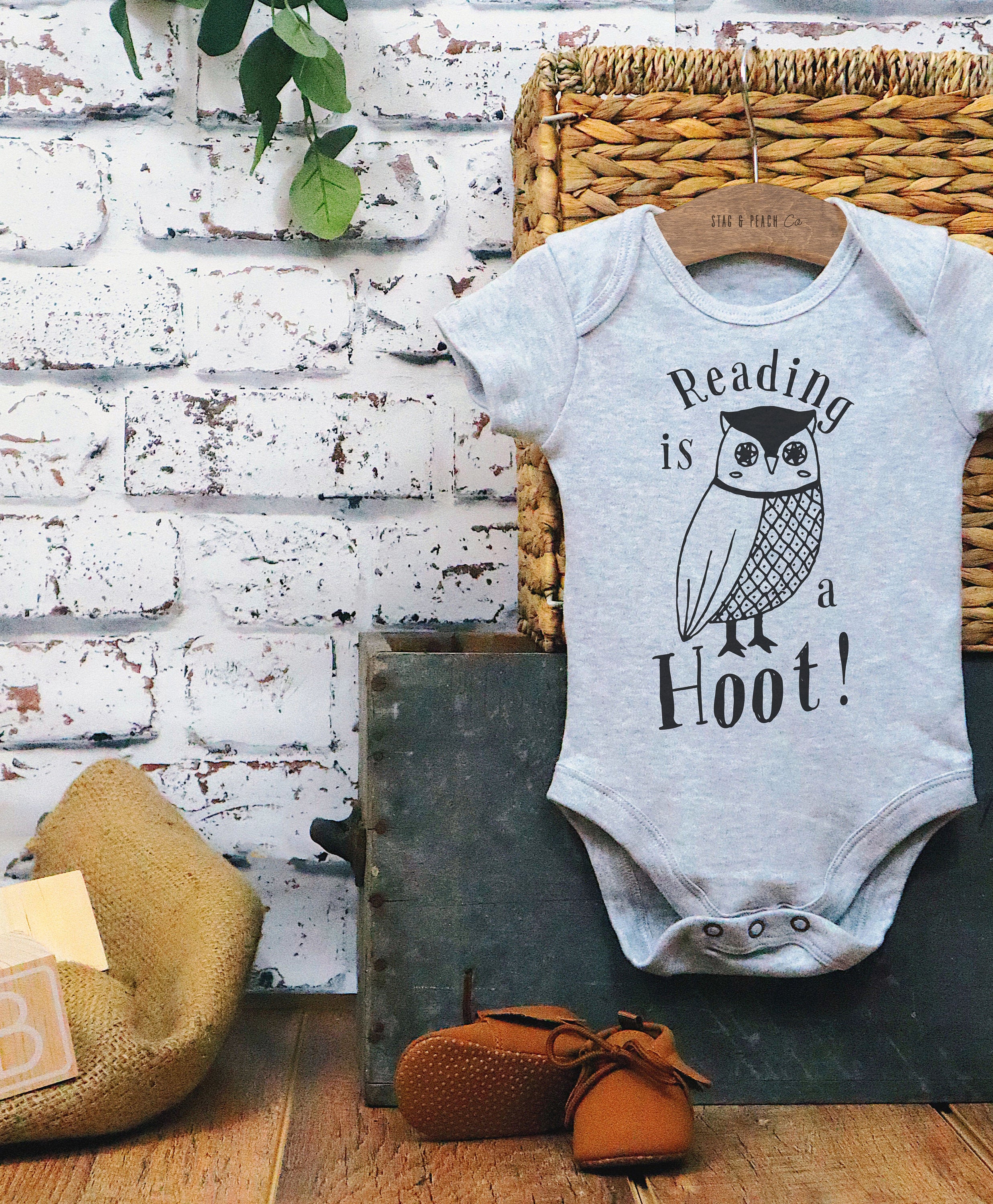Book Lover Baby Bodysuit - Stag & Peach Co